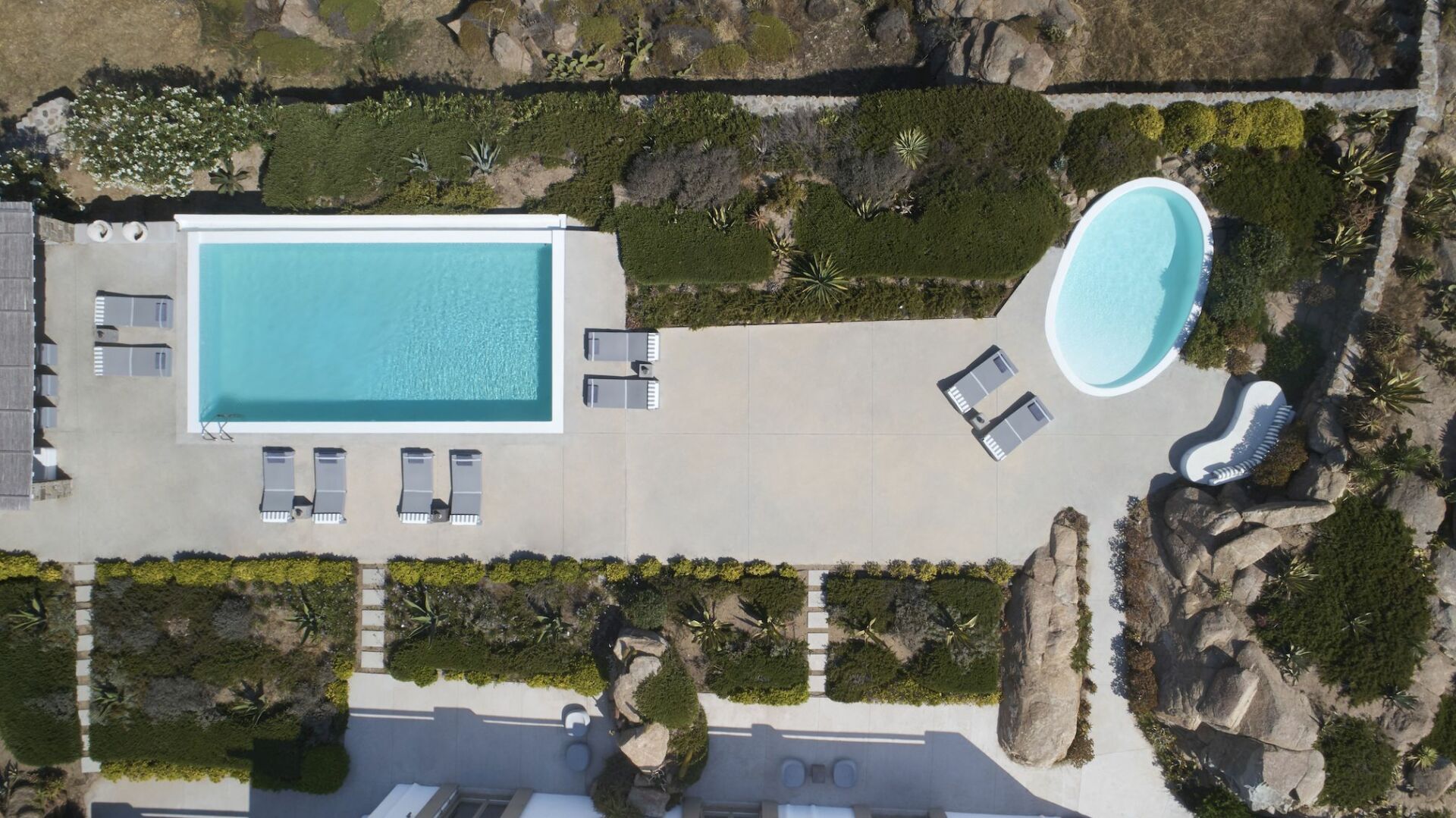 Paradise Bay Complex