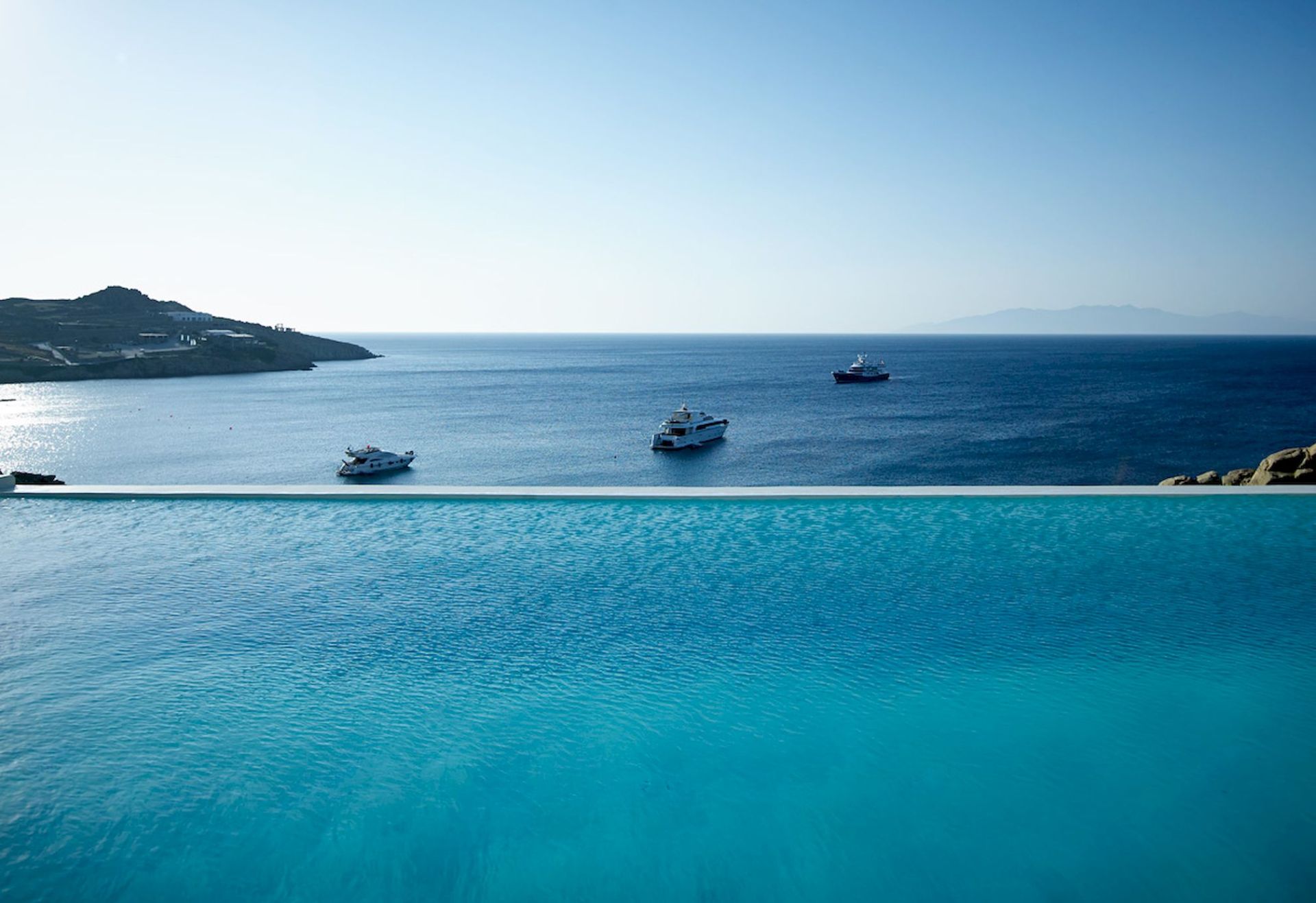 Paradise Bay Complex