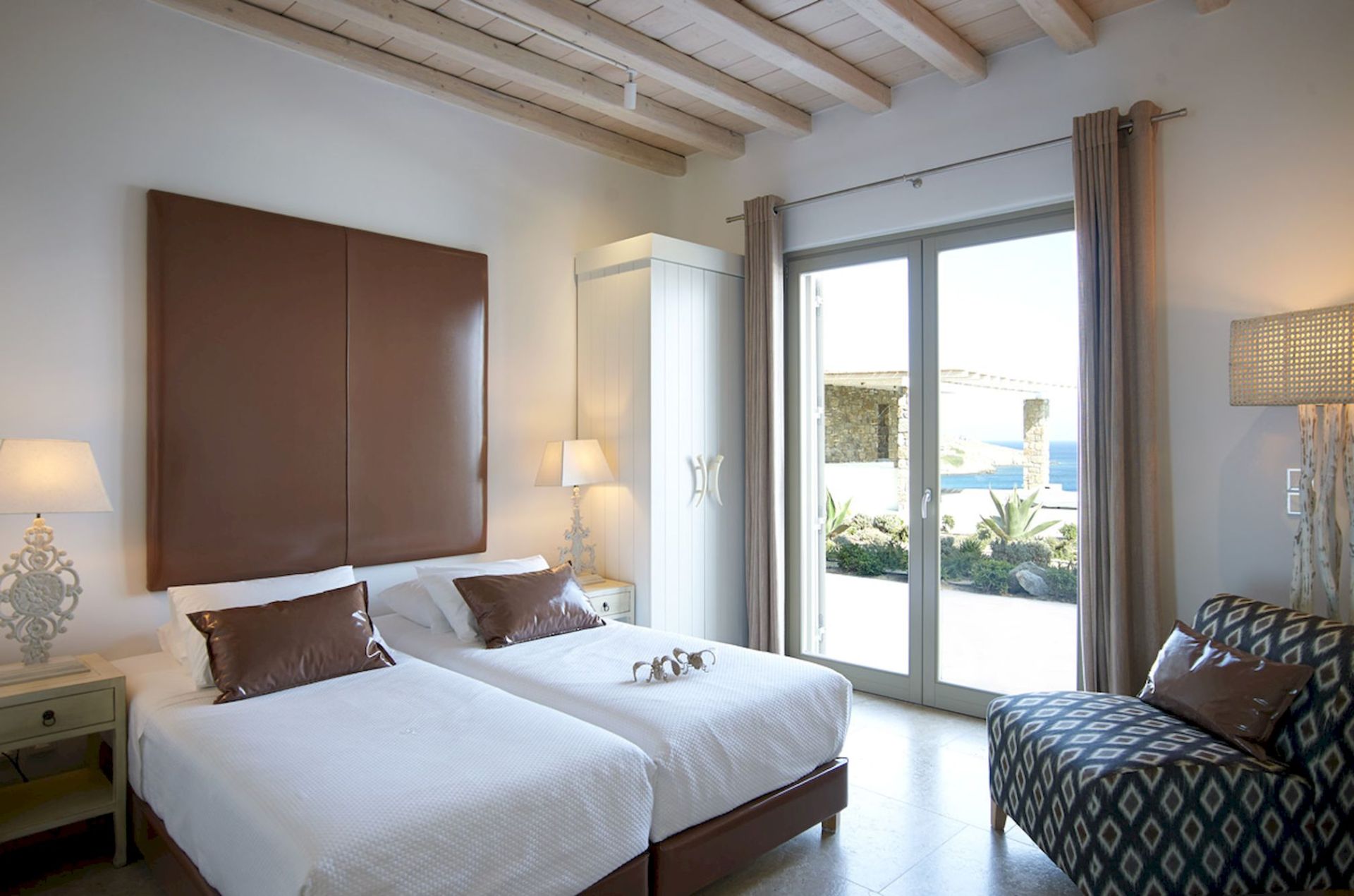 Paradise Bay One