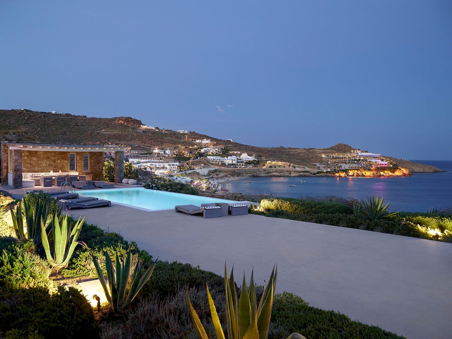 Paradise Bay One