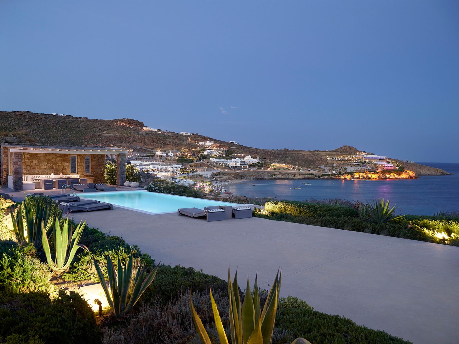 Paradise Bay Complex
