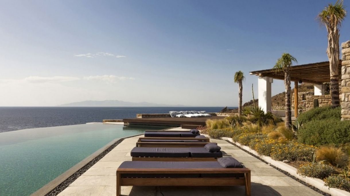 https://staging.mlv.villas/wp-content/uploads/2019/11/Villa-Serenity-MLV-Mykonos-Luxury-Villas-in-Mykonos-28_result.jpg thumbnail