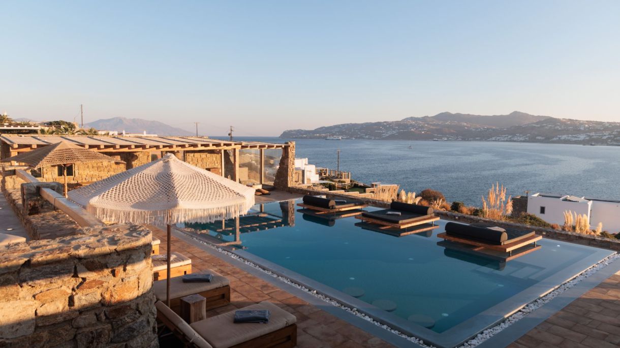 https://staging.mlv.villas/wp-content/uploads/2021/11/Villa-Black-Pearl-Mykonos-MLV-12.jpg thumbnail