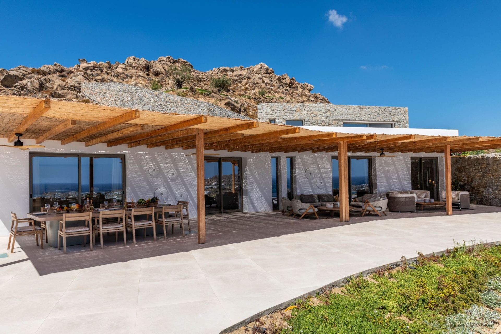 Psarou Retreat