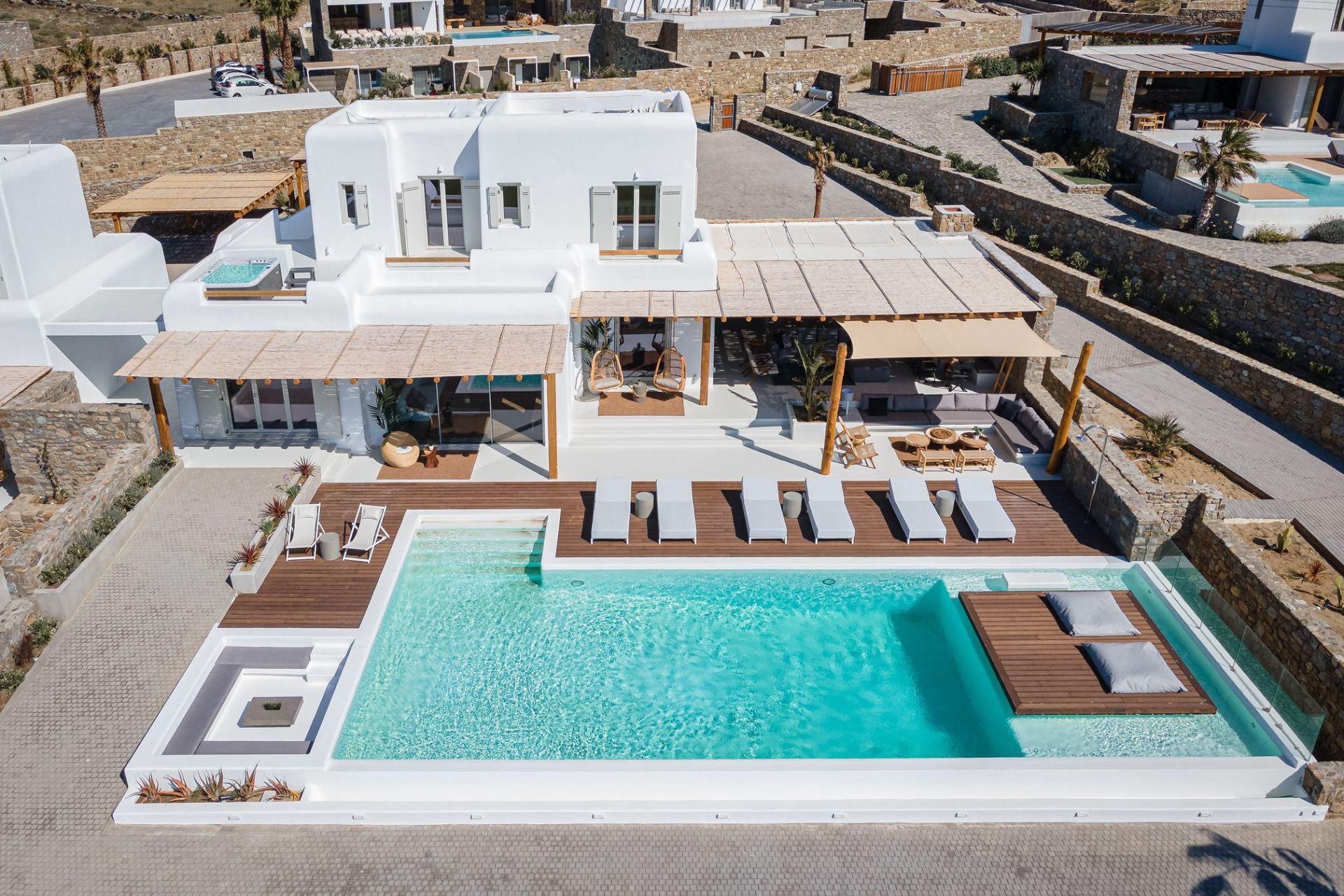 Thalassa Four