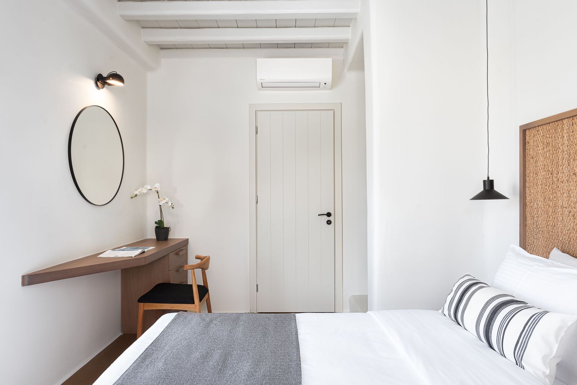 Thalassa Four