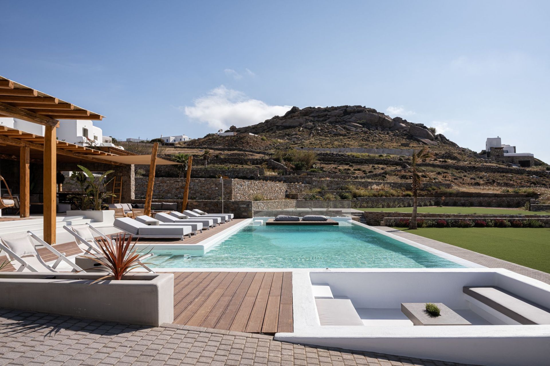 Thalassa Four